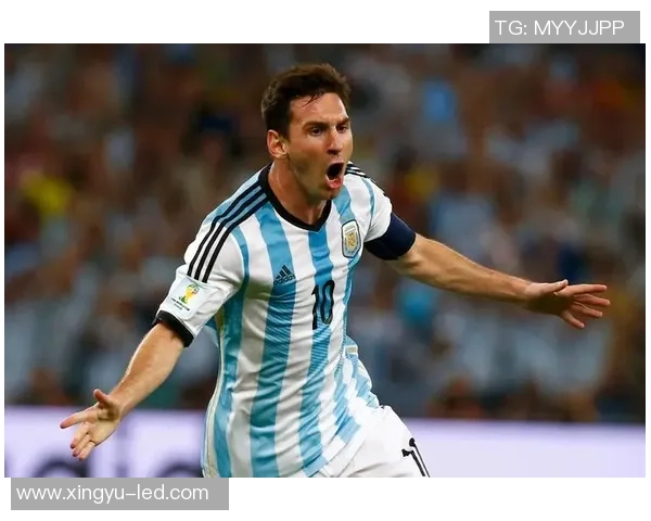 足球传奇:球星背后的辉煌历程与传奇故事解析 足球传奇:球星背后的辉煌历程与传奇故事解析