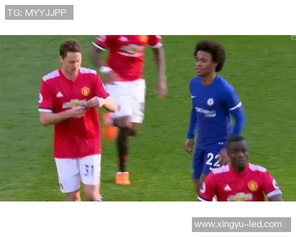 足球比赛场上球星纷飞 每个赛季都有新篇章的传奇演绎