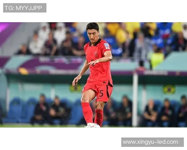 足坛岁月传奇再聚首老将携手上演经典怀旧友谊赛 足坛岁月传奇再聚首老将携手上演经典怀旧友谊赛