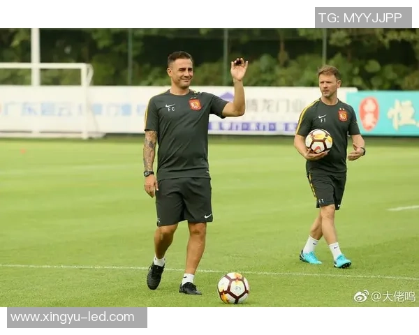 温暖笑容与足球梦想交织的球星头像,展现无尽激情与坚持的力量 温暖笑容与足球梦想交织的球星头像,展现无尽激情与坚持的力量